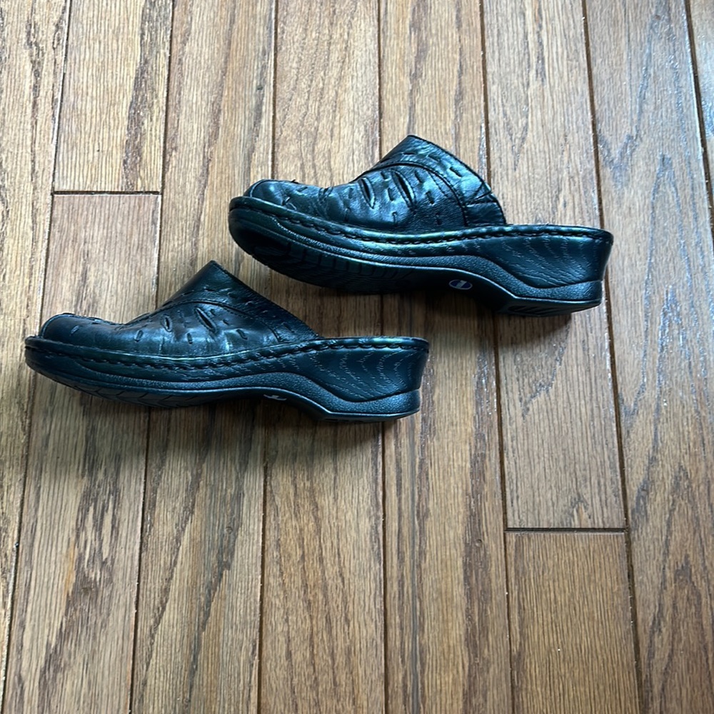 Dr. Scroll’s Clogs - Picture 2 of 4